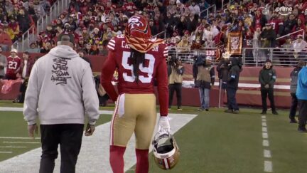 San Francisco 49ers linebacker De'Vondre Campbell walks off the field