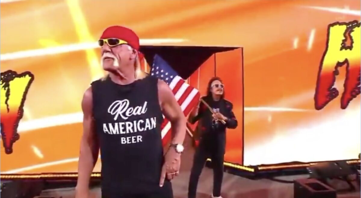 Hulk Hogan booed on Raw