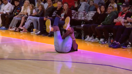 Fan gets injured while attempting a half-court shot at a Lakers game